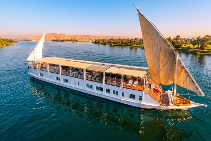 Luxury Nile Dahabiya Cruise